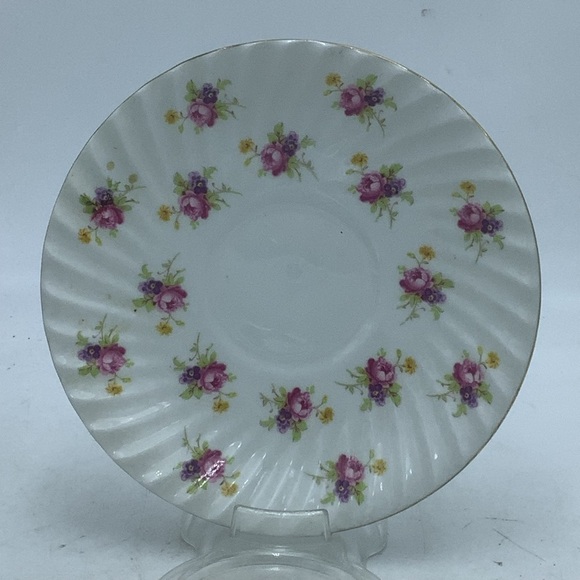 Stanley English Fine Bone China Roses Teacup and Saucer - Picture 7 of 10